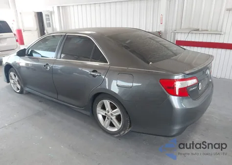 2013 Toyota Camry L/Se/Le/Xle z USA, uszkodzony, nr VIN 4T1BF1FKXDU673068